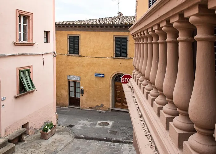 Gasthuis A Casa Di Irma E Nilo Palaia